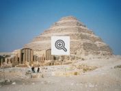 A pirâmide quadrada de Djoser
